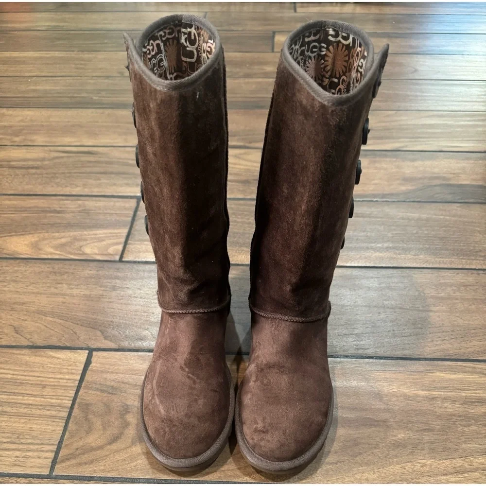 UGG Woman's Lo Pro Button Fold Over Brown Boots size 6